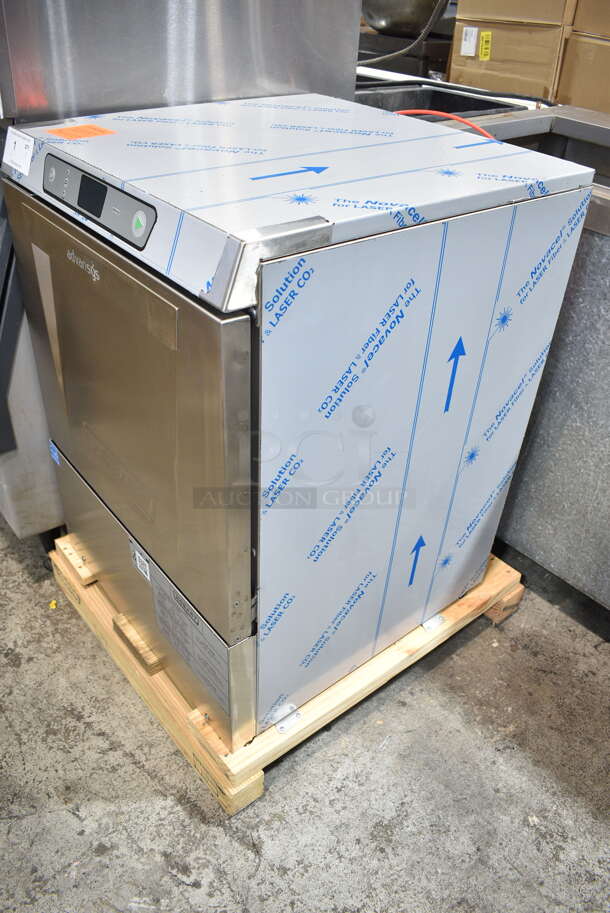 BRAND NEW SCRATCH AND DENT! 2023 Hobart LXER Stainless Steel Commercial Undercounter Dishwasher. 120/208-240 Volts, 1 Phase.  - Image 3 of 8