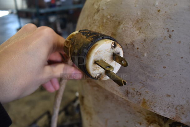 Hobart L800 Metal Commercial Floor Style 80 Quart Planetary Dough Mixer w/ Stainless Steel Mixing Bowl and Dough Hook Attachment. 230 Volts, 1 Phase. 28x43x56 - Image 7 of 9