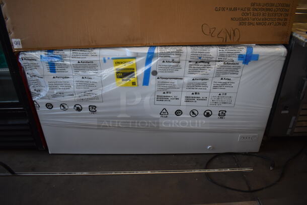 BRAND NEW SCRATCH AND DENT! GE FCM16DLWW White Metal Chest Freezer. Tested and Working! - Image 4 of 5