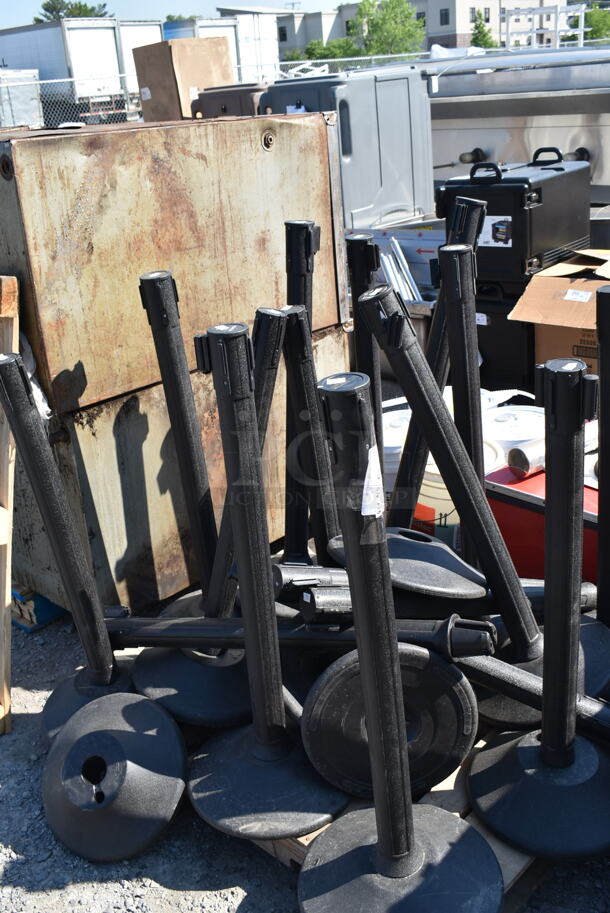 18 US Weight Black Stanchions. 18 Times Your Bid! - Image 1 of 4