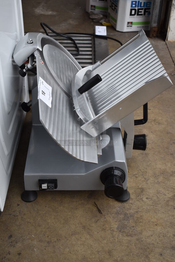 Backyard Pro 554SL112E Stainless Steel Commercial Countertop Meat Slicer w/ Blade Sharpener. 120 Volts, 1 Phase. 18x22.5x17. Tested and Working! - Image 2 of 6