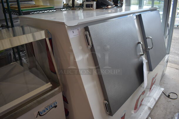 BRAND NEW SCRATCH AND DENT! 2022 Leer L060SCSE Outdoor Slanted Bagged Ice Machine Freezer Merchandiser. Includes Original Manual. 115 Volt 1 Phase. Tested and Working! - Image 4 of 9