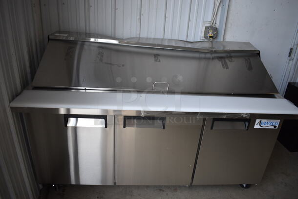 BRAND NEW SCRATCH AND DENT! Avantco Model 178APT71MHC Stainless Steel Commercial Sandwich Salad Prep Table Bain Marie Mega Top on Commercial Casters. 115 Volts, 1 Phase. 70x35x46.5. Tested and Working! - Image 2 of 11