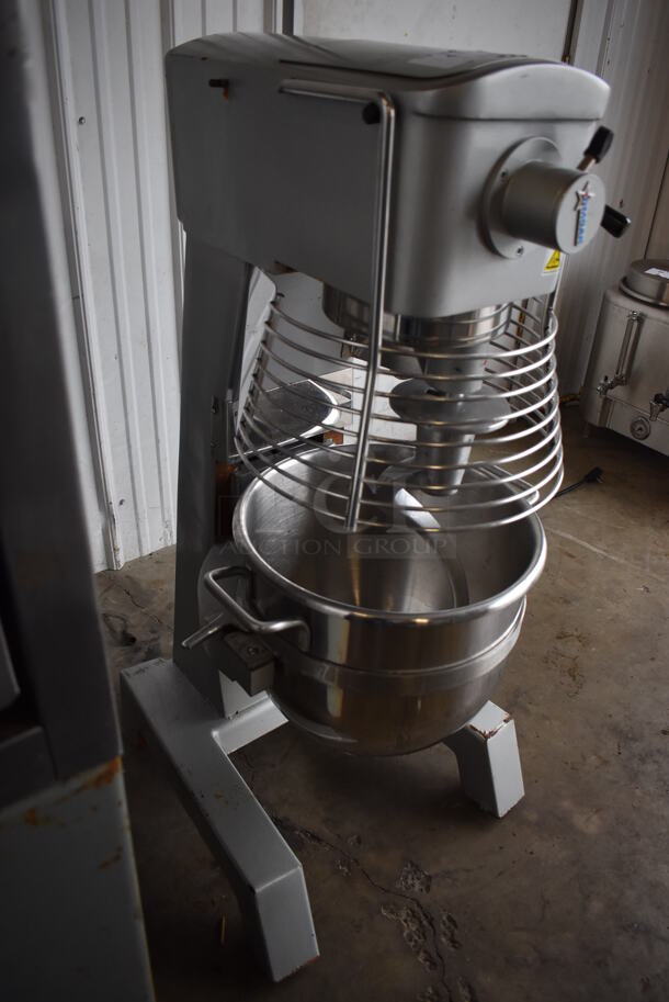 2018 Omcan SP300AT Metal Commercial Floor Style 30 Quart Planetary Dough Mixer w/ Stainless Steel Mixing Bowl, Bowl Guard and Dough Hook Attachment. 110 Volts, 1 Phase. 21x22x46. Tested and Working! - Image 4 of 9