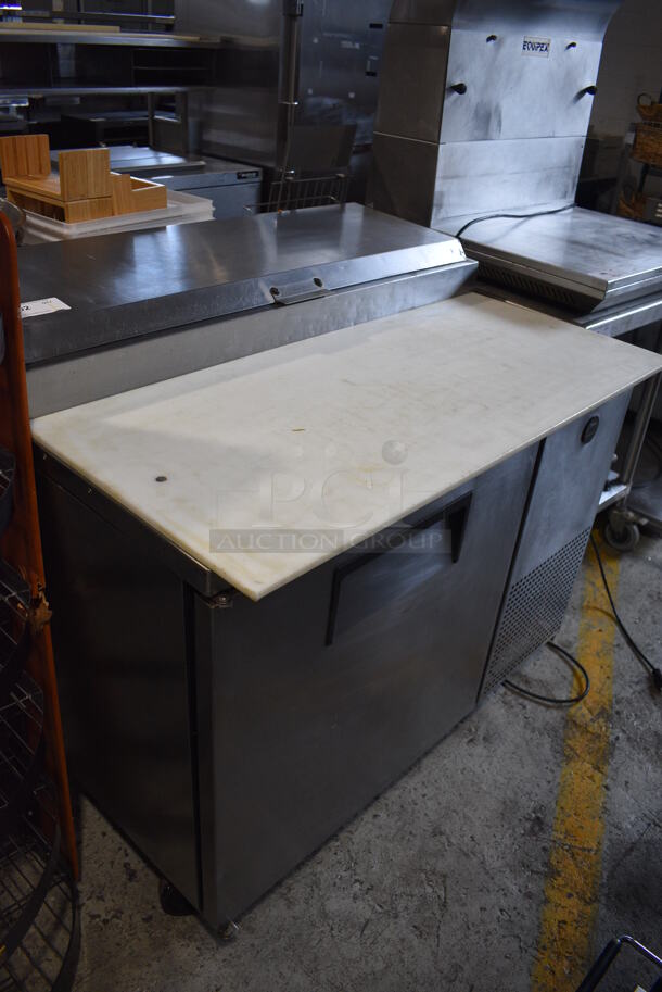 True TPP-44 Stainless Steel Commercial Pizza Prep Table w/ Over Sized Cutting Board on Commercial Casters. 115 Volts, 1 Phase. Tested and Working! - Image 3 of 6