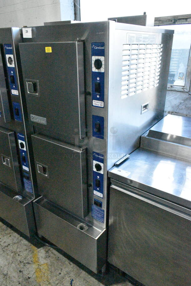 Cleveland 24CGA10 SteamCraft Ultra 10 Stainless Steel Commercial Natural Gas Powered 2 Deck Steam Cabinet. 125,000 BTU.  - Image 2 of 8