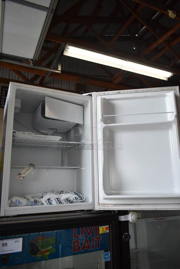 Metal Mini Cooler. 115 Volts, 1 Phase. Tested and Powers On But Does Not Get Cold - Image 2 of 3