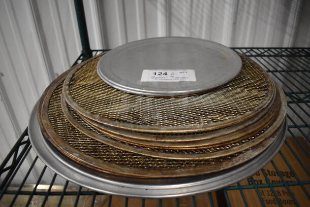 ALL ONE MONEY! Lot of 4 Round Metal Pizza Baking Pans and 9 Mesh Round Pizza Screens. Includes 12x12 - Image 1 of 3