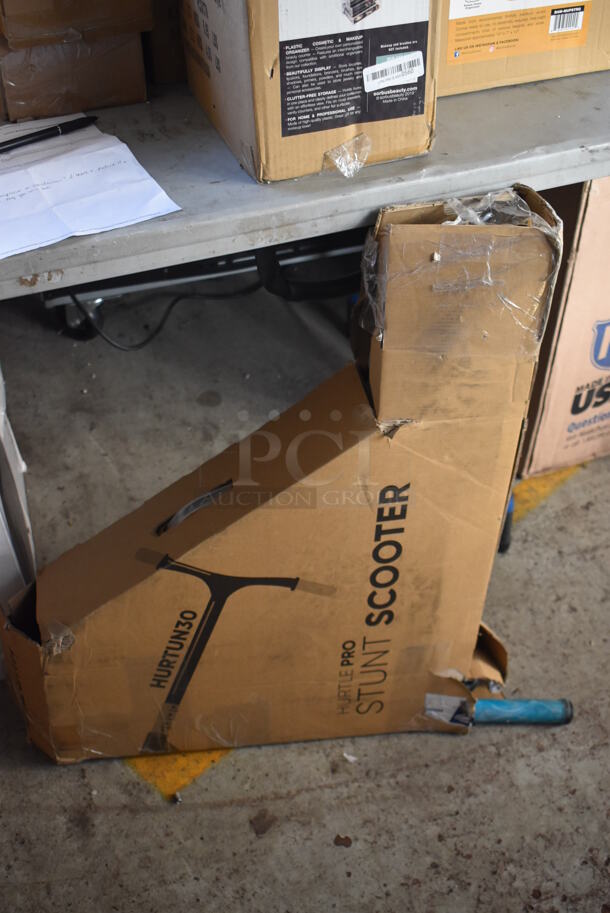 3 Various BRAND NEW SCRATCH AND DENT! Scooters; Renegade HURTSRD.5, Hurtle and HURTUN30. 3 Times Your Bid! - Image 7 of 7