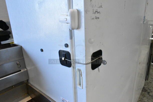 Frigidaire FFFH17F1RW0 Metal Single Door Reach In Freezer. 115 Volts, 1 Phase. Tested and Working! - Image 3 of 6