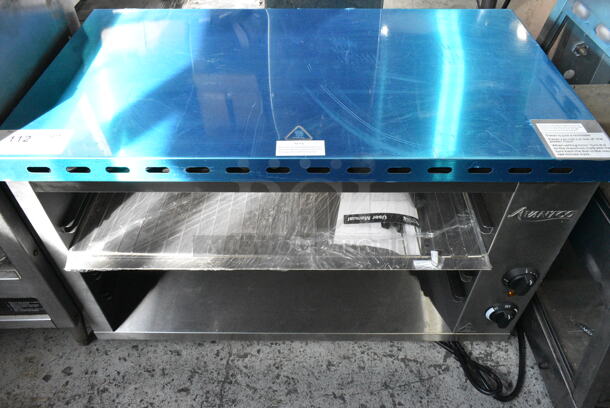 BRAND NEW! Avantco 177CHSME32M Stainless Steel Commercial Countertop Electric Powered 32" Cheese Melter. 208/240 Volts. - Image 2 of 6