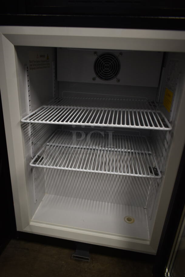 BRAND NEW SCRATCH AND DENT! Whynter CDF-177SB Countertop Reach In 1.8 cu ft Display Glass Door Freezer Merchandiser. 115 Volt, 1 Phase. Tested and Working! - Image 3 of 4