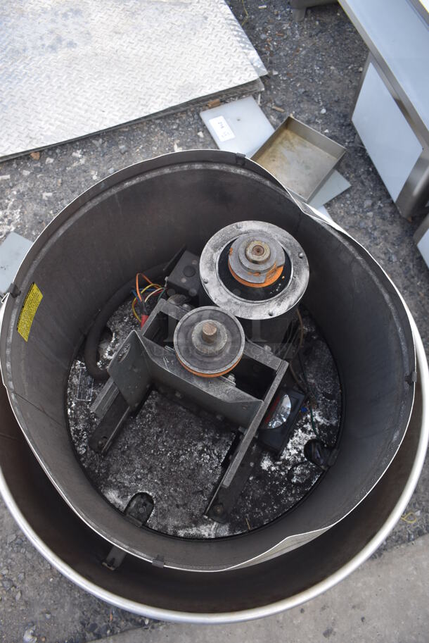 Accurex XRUB-141-7-G Metal Commercial Rooftop Mushroom Exhaust Fan. 208-240 Volts, 1 Phase.No Lid. - Image 4 of 7