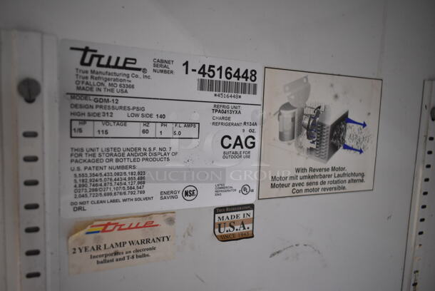 True GDM-12 Metal Commercial Single Door Reach In Cooler Merchandiser w/ Poly Coated Racks. 115 Volts, 1 Phase. Tested and Powers On But Does Not Get Cold - Image 3 of 4