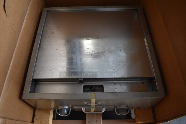 BRAND NEW IN BOX! Wells Model P513 Stainless Steel Commercial Countertop Electric Powered Flat Top Griddle. 208/240 Volts, 1 Phase. 25x24x9 - Image 3 of 8