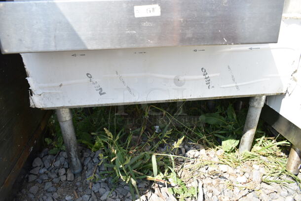 Krowne 18-30-7 Stainless Steel Ice Bin w/ Cold Plate and Speedwell. - Image 4 of 6