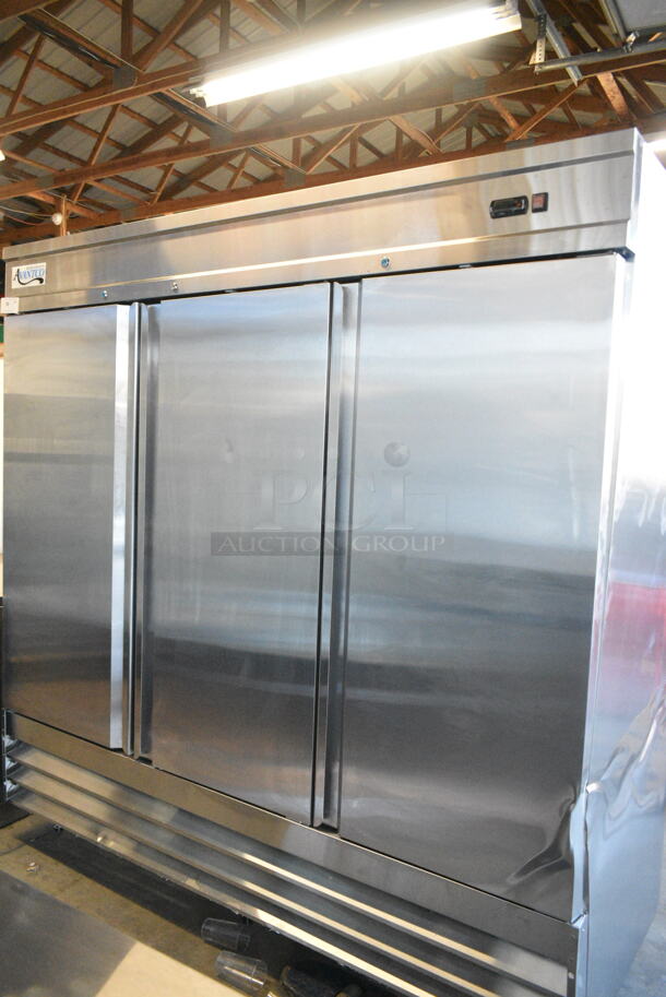 BRAND NEW SCRATCH AND DENT! 2024 Avantco 178SS3FHC 81 5/16" Stainless Steel Solid Door Reach-In Freezer on Commercial Casters. 115 Volts, 1 Phase. Tested and Working! - Image 2 of 7