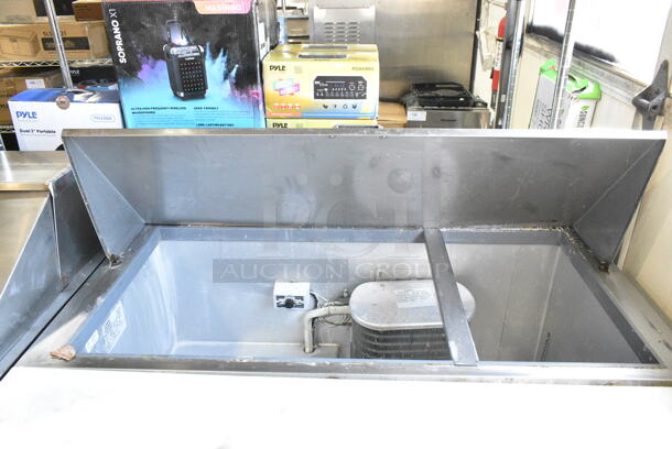 Leader LM48S/C Stainless Steel Commercial Sandwich Salad Prep Table Bain Marie Mega Top. 115 Volts, 1 Phase. Tested and Working! - Image 4 of 6