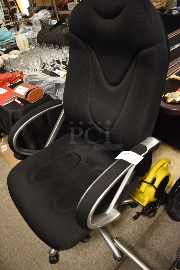 Black Mesh Office Chair on Wheels - Image 2 of 5