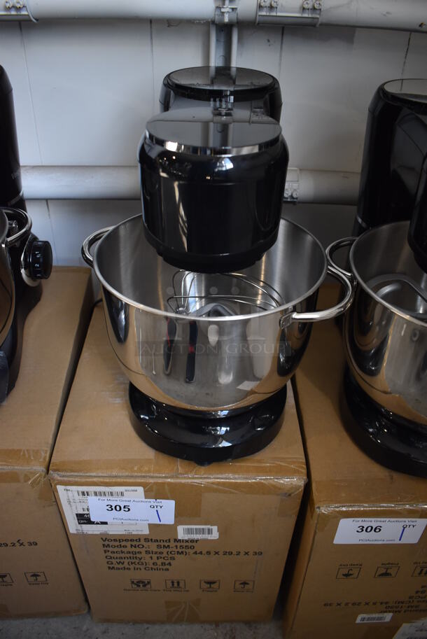 BRAND NEW IN BOX! Vospeed SM-1550 Metal Countertop 6-Speed Tilt-Head 8.5 Quart Stand Mixer w/ Stainless Steel Mixing Bowl, Beater, Dough Hook and Whisk Attachments.  - Image 6 of 6