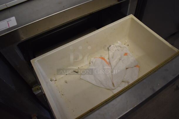 Continental SWF27 Stainless Steel Commercial 2 Drawer Undercounter Freezer on Commercial Casters. 115 Volts, 1 Phase. 27.5x30x35.5. Tested and Working! - Image 4 of 5