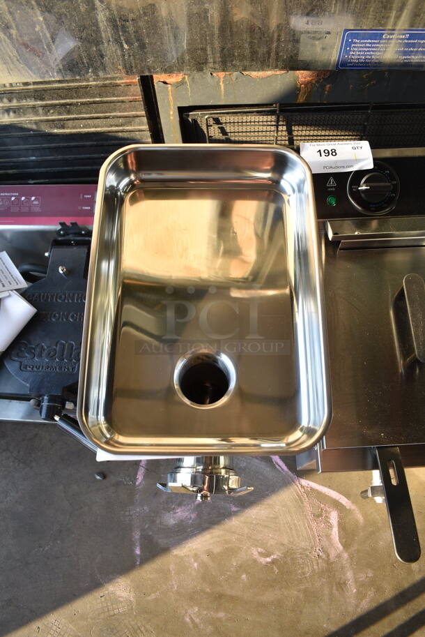 BRAND NEW SCRATCH AND DENT! Avantco 177MG22R #22 Stainless Steel Commercial Countertop Meat Grinder with Reverse Function. 115 Volts, 1 Phase. Tested and Working! - Image 4 of 8