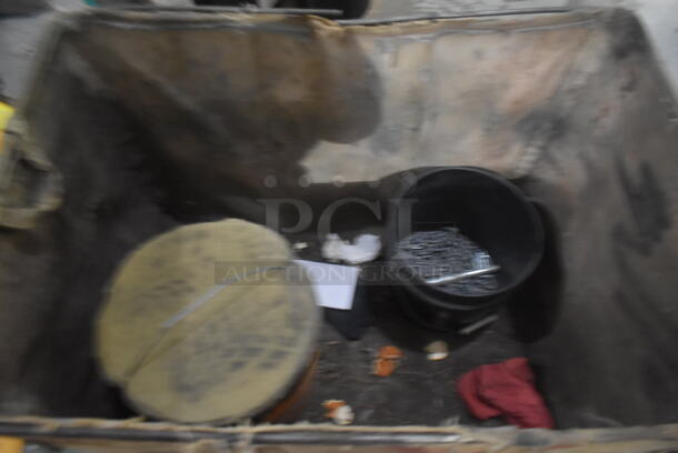 Laundry Cart on Commercial Casters. - Image 4 of 4