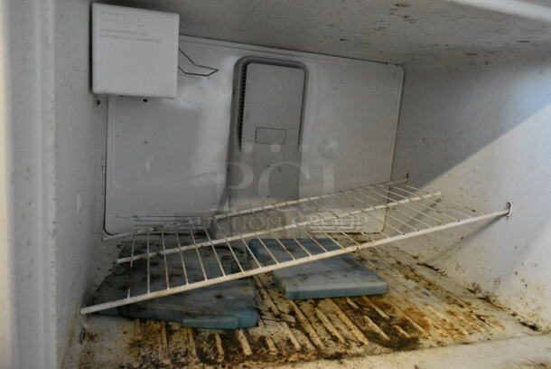 Maytag M1TXEGMYW01 Metal Cooler w/ Freezer. 115 Volts, 1 Phase. Tested and Working! - Image 2 of 6