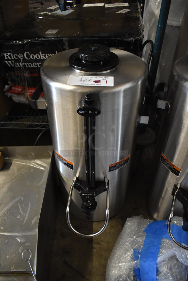 BRAND NEW SCRATCH AND DENT! 2023 Bunn 39400.0001 Titan TF 3 Gallon Insulated Server for Bunn 39200.0000 Titan Dual Brewer.  - Image 2 of 5