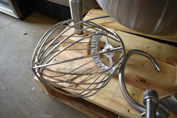 BRAND NEW! 2022 Varimixer V20KT Metal Commercial Countertop 20 Quart Planetary Dough Mixer w/ Stainless Steel Mixing Bowl, Dough Hook, Whisk and Paddle Attachments. 120 Volts, 1 Phase. Tested and Working! - Image 4 of 9