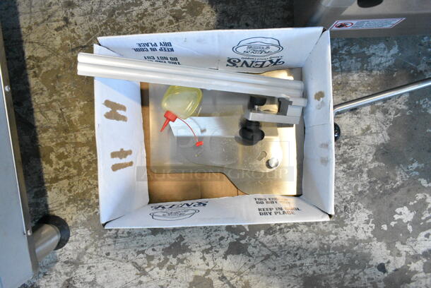 BRAND NEW SCRATCH AND DENT! Estella 348SLA13 Stainless Steel Commercial Countertop 13" Heavy-Duty Automatic Meat Slicer with Manual Use Option. 115 Volts, 1 Phase. Tested and Working! - Image 10 of 12