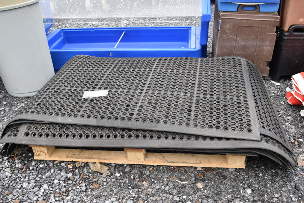 10 Black Anti Fatigue Floor Mats. 36x60. 10 Times Your Bid! - Image 2 of 5