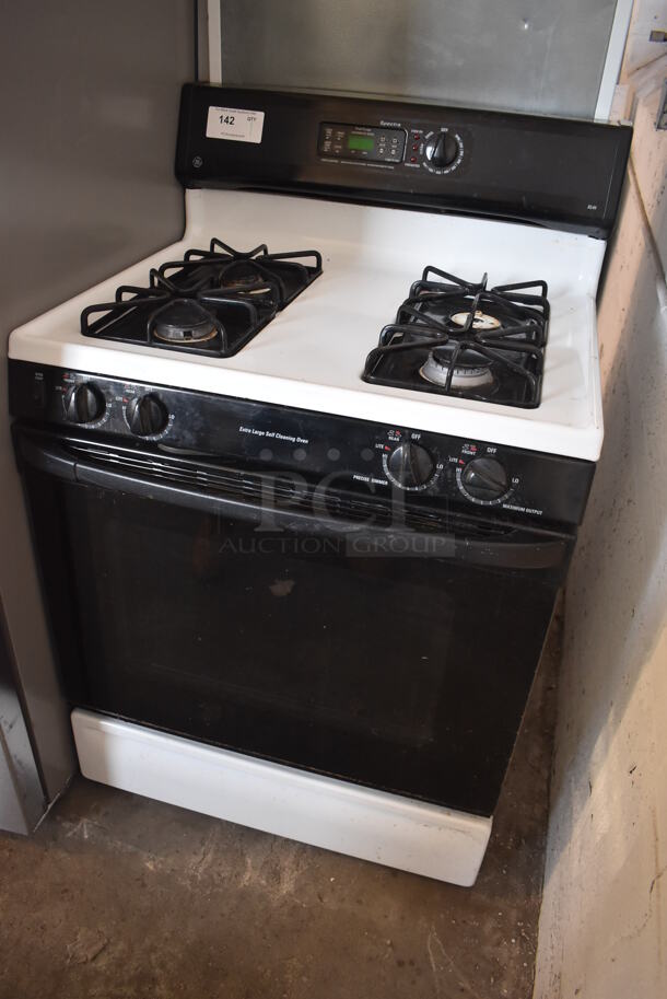 General Electric JGBP30BEA4WH Metal Natural Gas Powered 4 Burner Range w/ Oven. 30x27x47 - Image 3 of 8