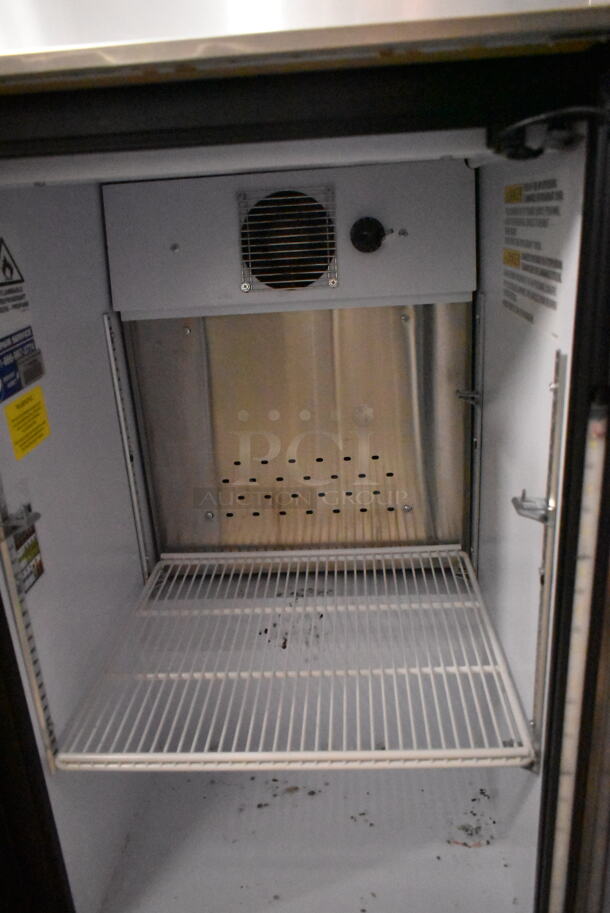 QBD DC6LP-HC Metal Commercial Mini Cooler Merchandiser w/ Poly Coated Racks. 120 Volts, 1 Phase. Tested and Working! - Image 3 of 4