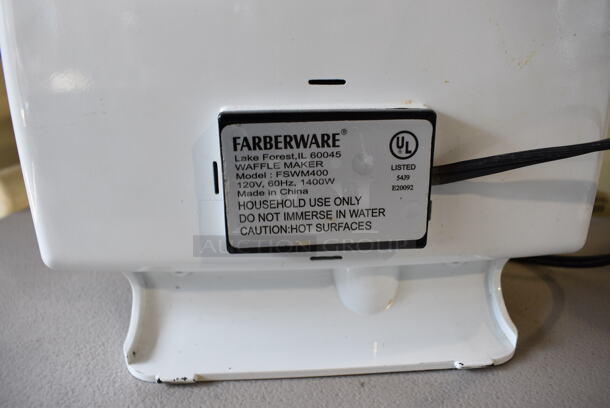 Farberware Model FSWM400 Metal Countertop Waffle Maker. 120 Volts, 1 Phase. 10.5x13.5x4. Tested and Working! - Image 4 of 4