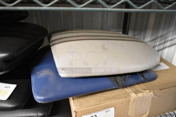 8 BRAND NEW SCRATCH AND DENT! Lancaster Table & Seating Seat Cushions; 6 Black, 1 Blue and 1 Gray. 8 Times Your Bid! - Image 3 of 7
