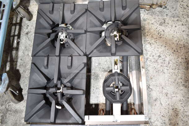 BRAND NEW SCRATCH AND DENT! US Range UTOG24-4 Stainless Steel Commercial Countertop Natural Gas Powered 4 Burner Range. Missing 1 Grate. - Image 3 of 7