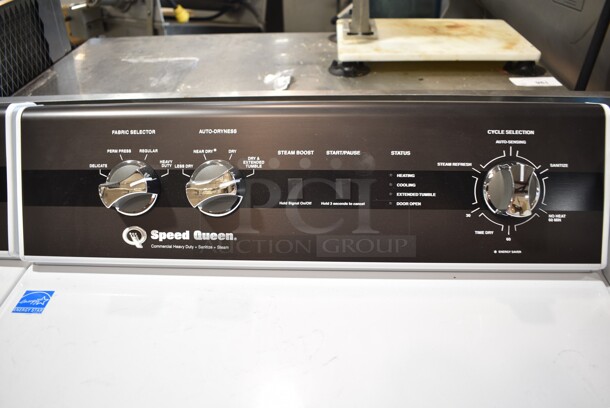 BRAND NEW SCRATCH AND DENT! Speed Queen DR5004WE 7 cu. ft. 27" Front Load Electric Dryer with Rear Control and Steam - Free Use. 120/208-240 Volts, 1 Phase.  - Image 3 of 6