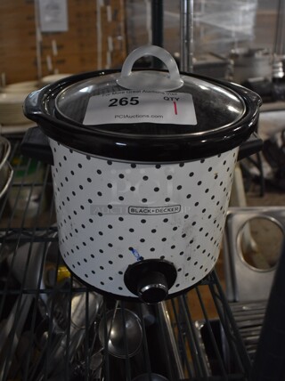 Black & Decker SC1004D Metal Countertop Slow Cooker. 120 Volts, 1 Phase. 11x11x10