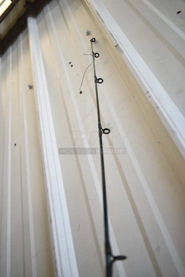 St Croix TIDEMASTER TIS66MHF Fast Action Graphite Fishing Rod w/ Summit Pflueger PSM 40F Reel.  - Image 8 of 12