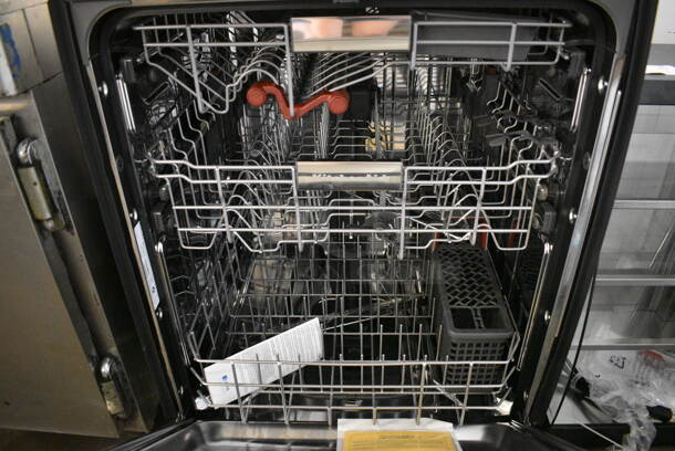 BRAND NEW SCRATCH AND DENT! KitchenAid Model KDTM404KPS0 Stainless Steel Undercounter Dishwasher. 120 Volts, 1 Phase. 24x28x33.5 - Image 6 of 8