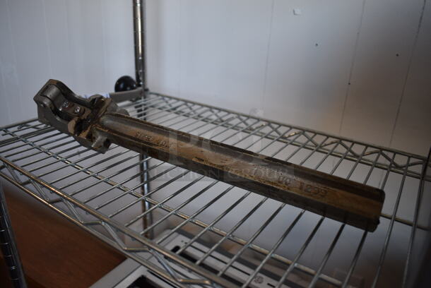 Metal Can Opener. 10x2.5x18 - Image 2 of 3