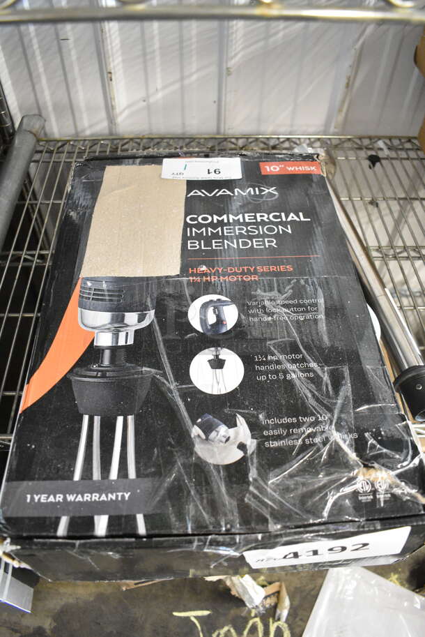 BRAND NEW SCRATCH AND DENT! AvaMix 928IBHDW10 Heavy-Duty Variable Speed Immersion Blender with 10" Whisk - 1 1/4 hp. Tested and Working! - Image 2 of 8