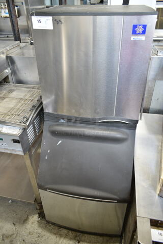 Manitowoc SD0322A Stainless Steel Commercial Ice Head on Manitowoc B320 Commercial Ice Bin. 115 Volts, 1 Phase. 