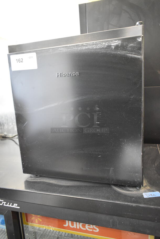 Hisense WMS017M6XBE Metal Mini Cooler. 115 Volts, 1 Phase. Tested and Working! - Image 1 of 5