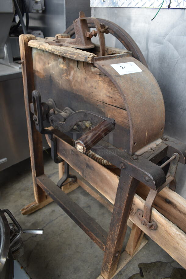 ANTIQUE! Metal Floor Style Single Hole Corn Sheller. - Image 5 of 7