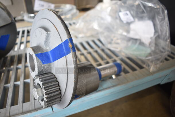 BRAND NEW SCRATCH AND DENT! Avantco 177MX40HPLNTY Mixing Axle Assembly for MX40H, MX40SHKIT, and MX40MGKIT - Image 2 of 5