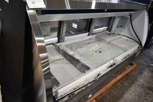 BRAND NEW SCRATCH AND DENT! 2024 Avantco 178DLC82HCS Stainless Steel Commercial Floor Style Curved Glass Refrigerated Deli Case Merchandiser. See Pictures For Broken Glass. 115 Volts, 1 Phase. Tested and Working! - Image 3 of 6