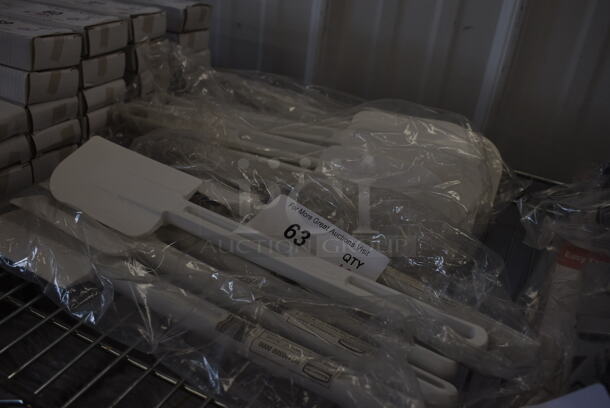 18 BRAND NEW! Rubbermaid White Poly Spatula Scrapers. 12.5". 18 Times Your Bid! - Image 3 of 4