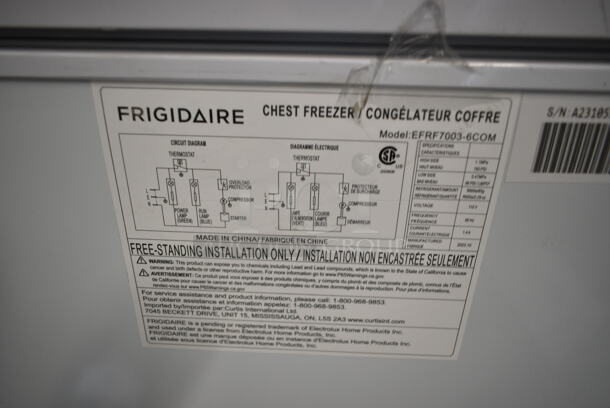 Frigidaire EFRF7003-6COM Metal Chest Freezer w/ Hinge Lid. 115 Volts, 1 Phase. Tested and Working! - Image 4 of 4